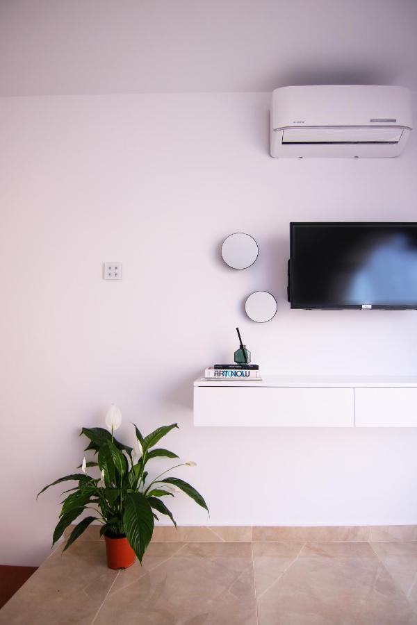Phaedrus Living: Luxury Maisonette Lighthouse 60 Paphos Extérieur photo